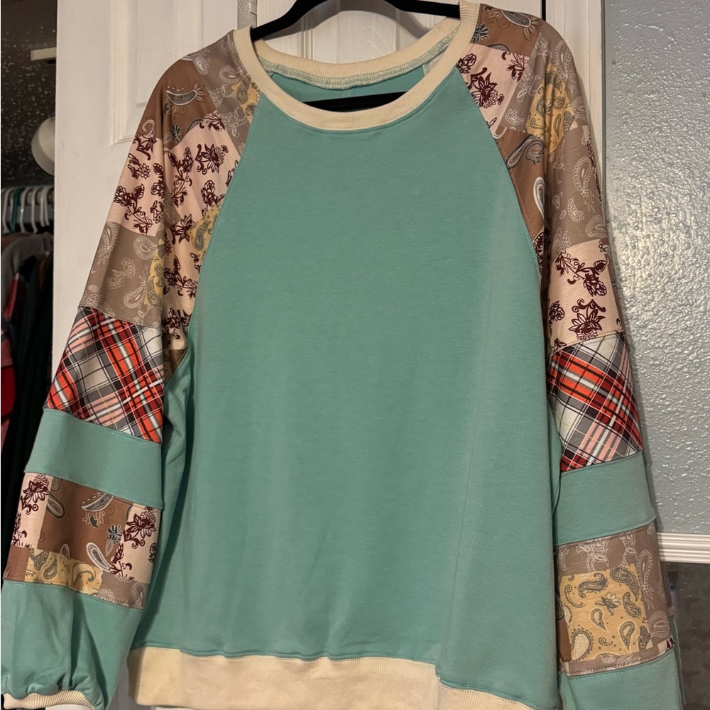 Patchwork Sleeve Sweatshirt